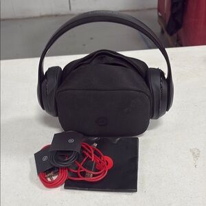 Beats by Dre Black Over-Ear Headphones